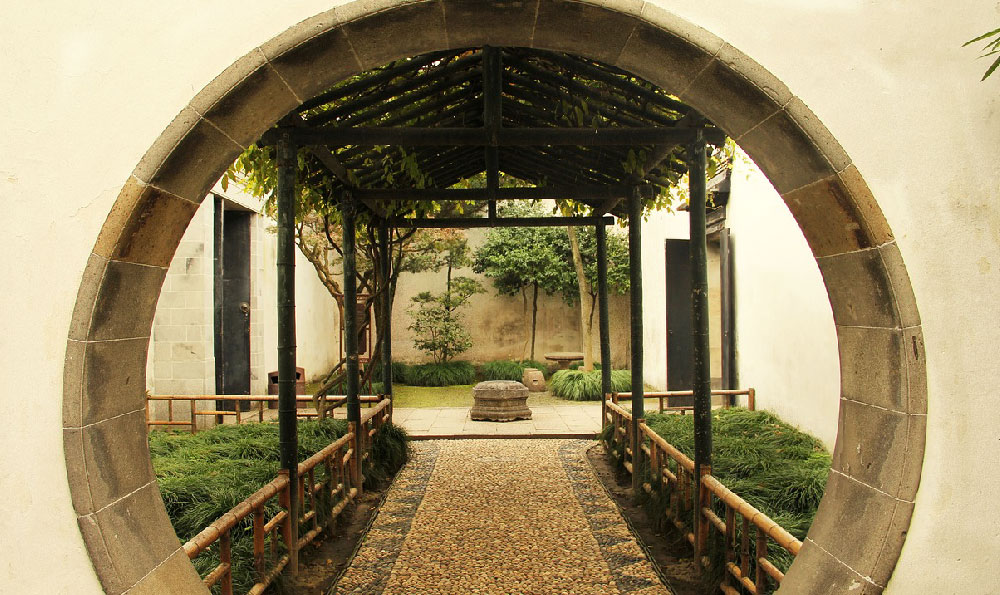 大阪城公园：时光的宝藏与时间胶囊