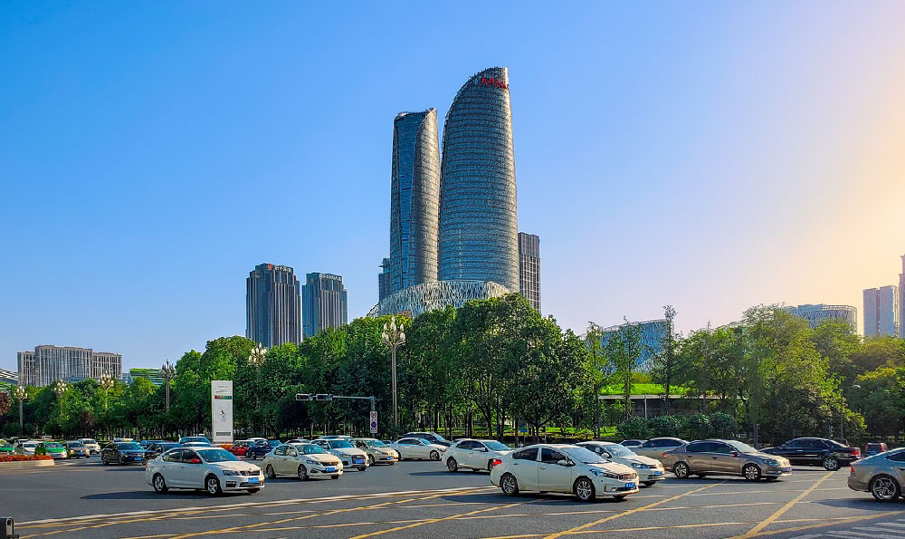 《探寻南宁伊岭岩:大自然的鬼斧神工与人文之美》