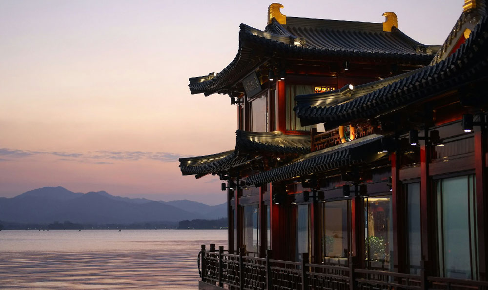 《去三亚玩有必要租车吗?》