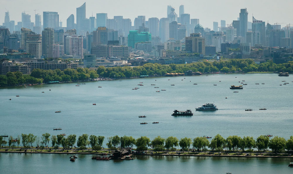 《北京朝阳路大悦城亚朵酒店:都市中的静谧港湾》