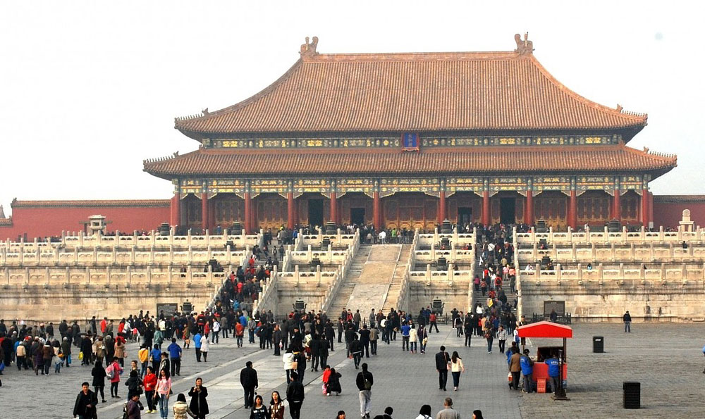 《地王大厦:城市的璀璨地标与经济的象征》