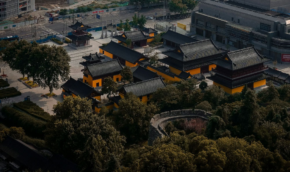 探寻中国佛教的四大名山：从成都到乐山大佛