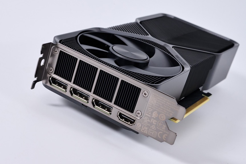 AI+游戏完美平衡玩家需求，NVIDIAGeForceRTX4070SUPER首发评测