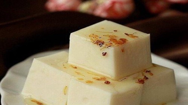 蚂蚁庄园：传统小吃杏仁豆腐是豆制品吗