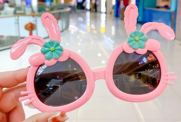 蚂蚁庄园4月15日：为了宝贝更酷更潮买一些玩具太阳镜给孩子戴这种做法