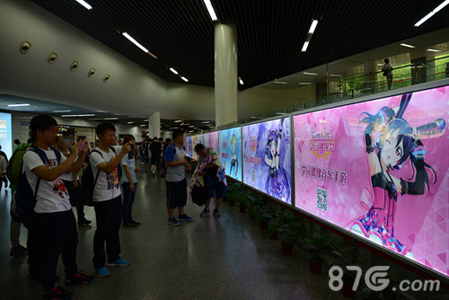 LoveLive!学园偶像祭痛地铁上海引追捧TV动画开播