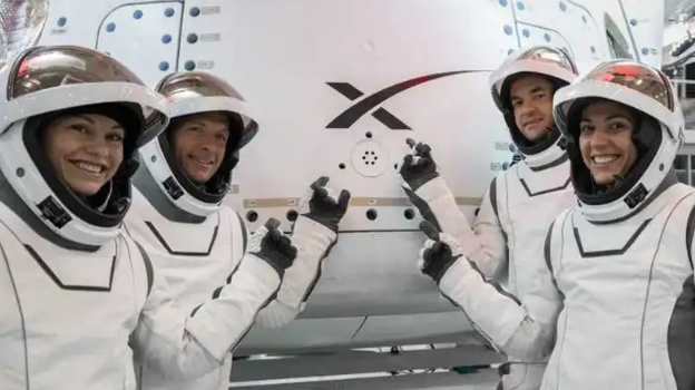 人类首次私人太空行走将至SpaceX确认26日凌晨发射