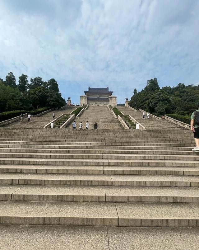 南京中山陵门票价格是多少钱（南京中山陵地址在哪里）