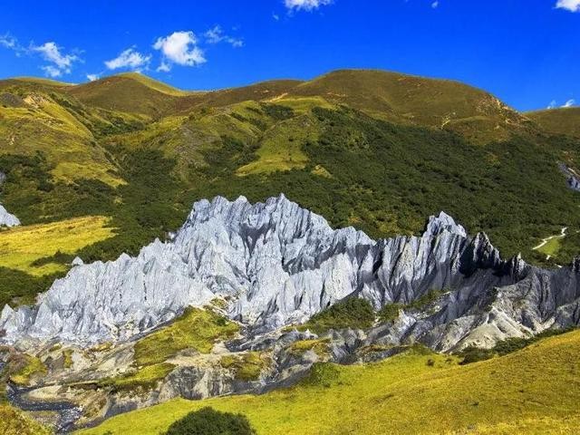 四川甘孜州旅游景点有哪些呢（四川甘孜州十二大旅游景点）