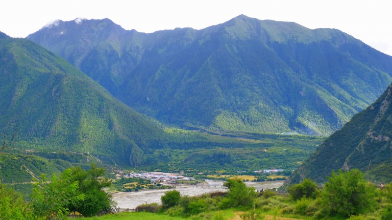 雅鲁藏布大峡谷在哪里 雅鲁藏布大峡谷世界第一大峡谷