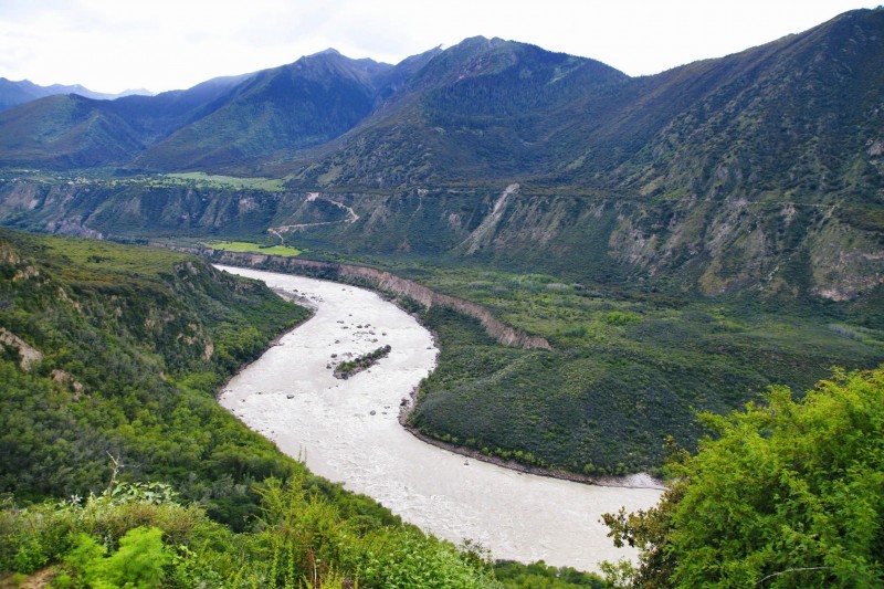雅鲁藏布大峡谷在哪里 雅鲁藏布大峡谷世界第一大峡谷