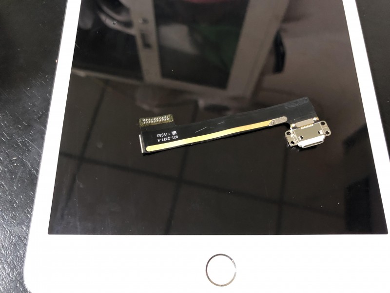 平板充电口坏了修一下多少钱呢 iPad换尾插充电口