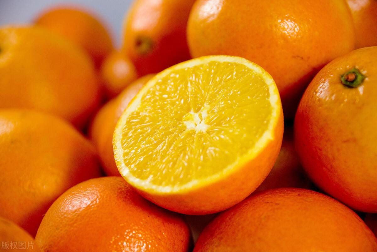 怎么剥橙子皮最简单（用这5种方法剥橙子不沾手不流汁）