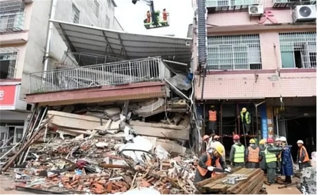 长沙自建房倒塌事故调查报告公布 造成了多大的伤亡？