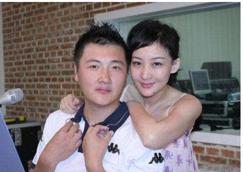 2009年,孙楠2婚娶了潘蔚,被弃身后的买红妹,现状 打脸 孙楠