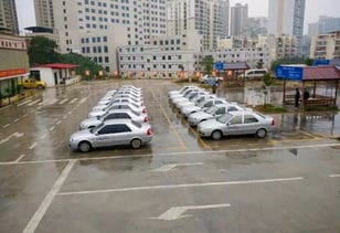 驾校被传倒闭学员要求退款 称 被人恶意散布谣言