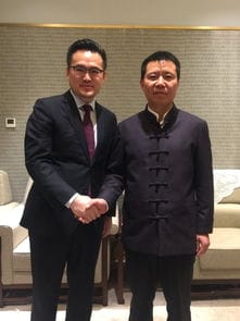 刘永功老师与均瑶集团创始人之一副董事长王均豪先生交流取经