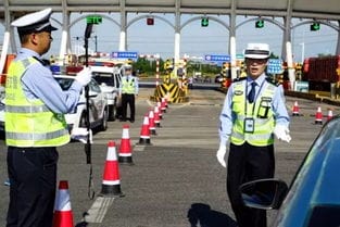 山西交警首次直播民警执勤 直击现场执法 