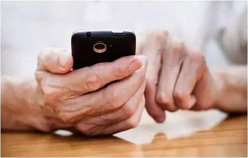 老人智能手机十大排名一千左右公认最好手机(2021年适合老人用的千元智能手机)