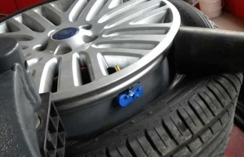 如何正确检测和调整轮胎气压