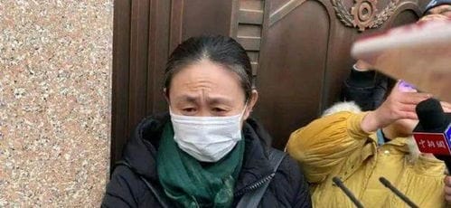 江歌案二审锁门成争执关键,证人被驳回,记者发布会替刘鑫发声