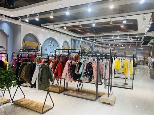 服装实体店的出路在哪呢 线上线下结合真的可以盘活实体店