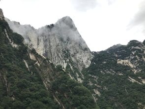 自古华山一条道 徒步登山