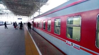 从河北石家庄到新疆乌鲁木齐有直达的火车吗 车次时间 
