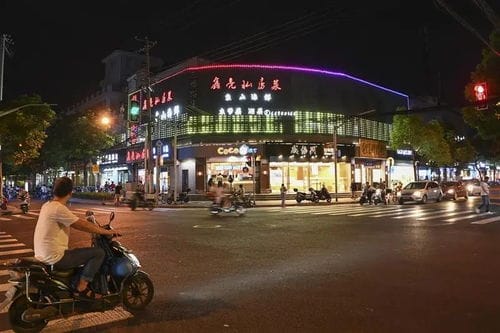 上海人最爱的 彭浦夜市 升级重生, 彭浦第一炸 也回来了 下了班去吃吃逛逛