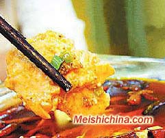 「中式美食探秘：鲜香烤鸭、松软鱼香肉丝，你最爱哪一道？」