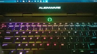 外星人左边那一排键盘外星人键盘图(外星人笔记本最左边的按键如何使用)