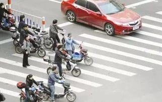 温州骑电动车的注意 交警要开始抓人了,严管 拘留 
