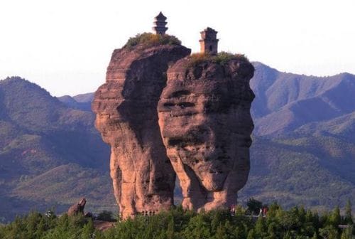 国内这五座山顶的寺庙,建筑奇特巧夺天工,你去过几个