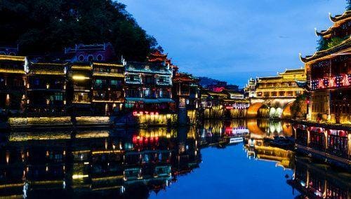 湖南旅游8大不可错过的景点,首选凤凰古城,你最喜欢哪里