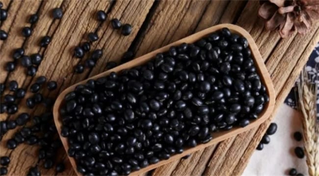 ​ 女性吃黑豆可以保养卵巢吗 女性吃黑豆的好处有哪些