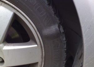 《轮胎检查：维护行车安全，提高驾驶体验！》