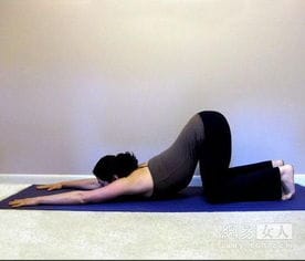 瘦腰瘦大腿的瑜伽动作视频(瘦腿瑜伽教程视频)