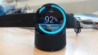 Moto 360智能手表多图曝光 采用不锈钢材质