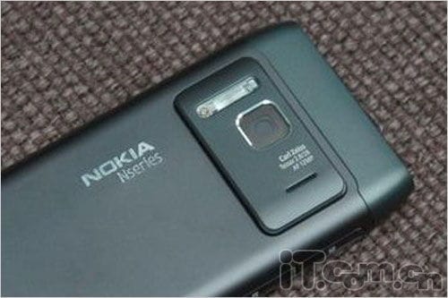 新品闪亮上市 诺基亚N8售价5180元 