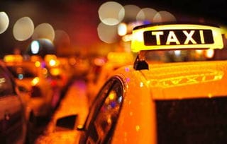 出租车司机故意绕道 拒载最高罚2000元 开网约车也须参加从业资格考试