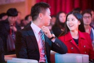 24岁的奶茶妹妹,为什么嫁给大19岁的刘强东,只因为600亿身价 