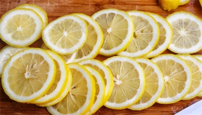 自制柠檬蜂蜜水的功效 自制柠檬蜂蜜水怎么保存