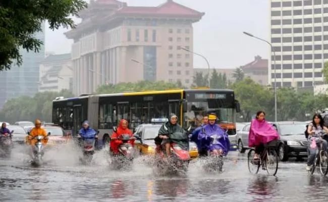 北京三区所有公交暂停运营 北京这两区为何雨这么大