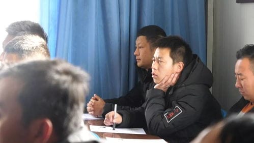华池县公安交警大队组织开展驾驶员安全警示教育培训
