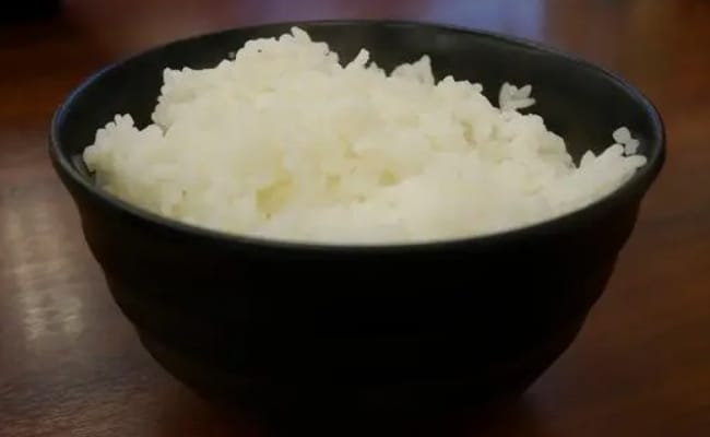 ​餐厅回收剩米饭用于员工餐是否合理
