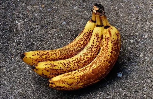 烂香蕉不要扔 越烂越“值钱” 用途太棒了 可惜懂的人不多