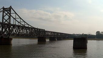 鸭绿江断桥游记,与朝鲜近距离接触