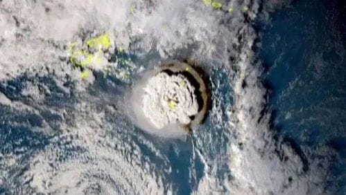汤加海底火山喷发 失联 伤亡未知,多国海啸预警