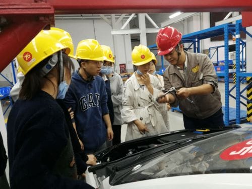 成都师范学院汽车服务工程系学生到成都汽车职校参加技能提升培训