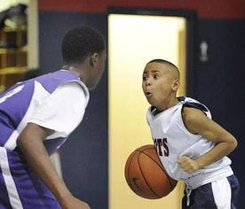 视频 美国12岁篮球天才朱利安 纽曼的训练日常